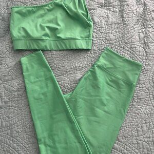 Year of Ours Lime Green Workout Set - Size Medium 💚